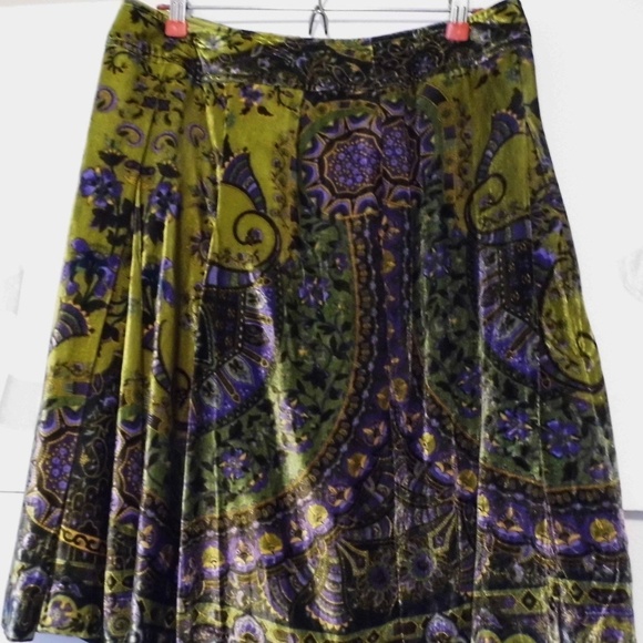 Carlisle Dresses & Skirts - Carlisle Womens Skirt Velvet Silk 10 Green Purple